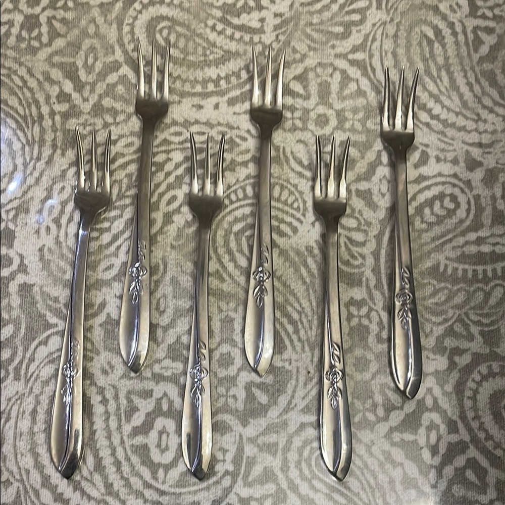 VINTAGE CARLYLE NSCO stainless Japan‎ shrimp seafood fork set 6 Rose pattern